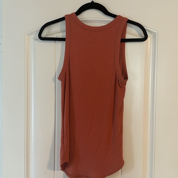 Tank - Picture 2 of 3